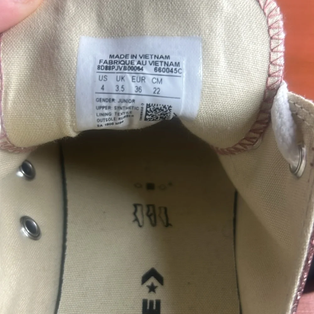 Converse Juniors Size 4 Pink